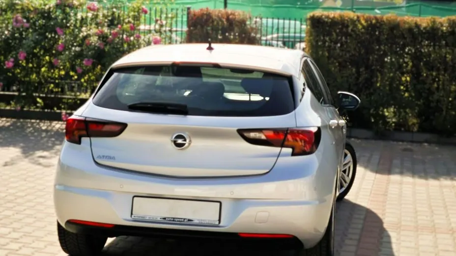 OPEL Astra -