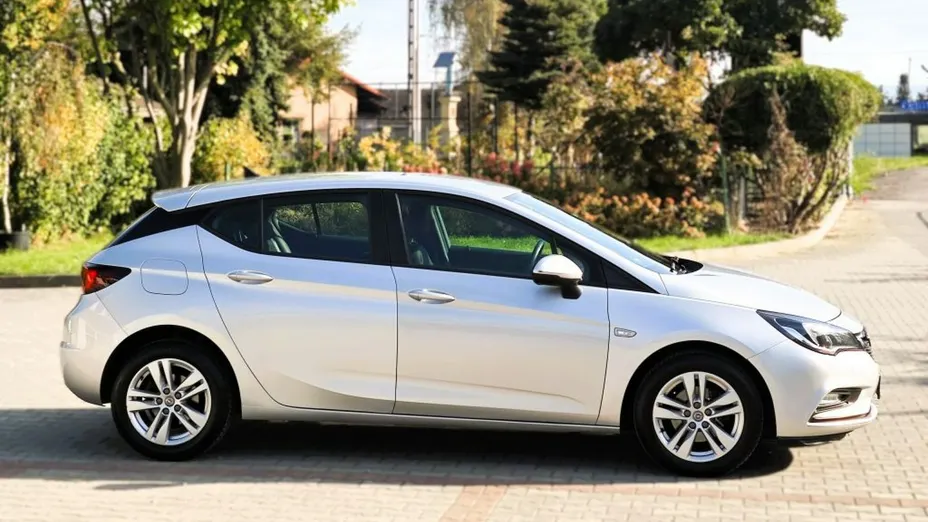 OPEL Astra -
