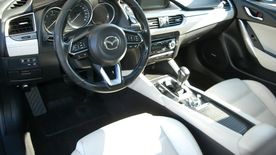 MAZDA 6 -