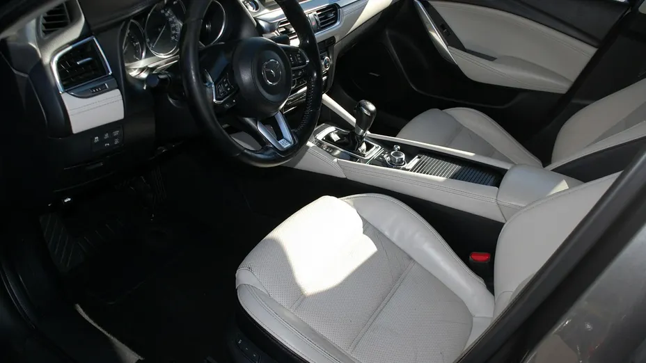 MAZDA 6 -