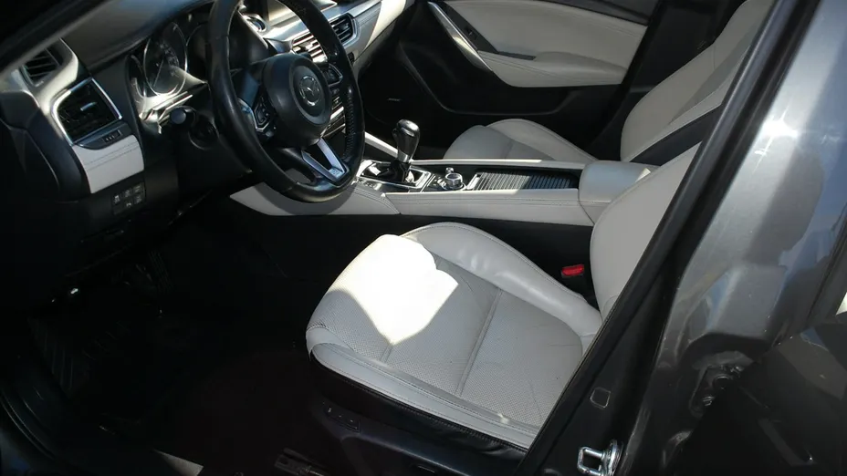 MAZDA 6 -