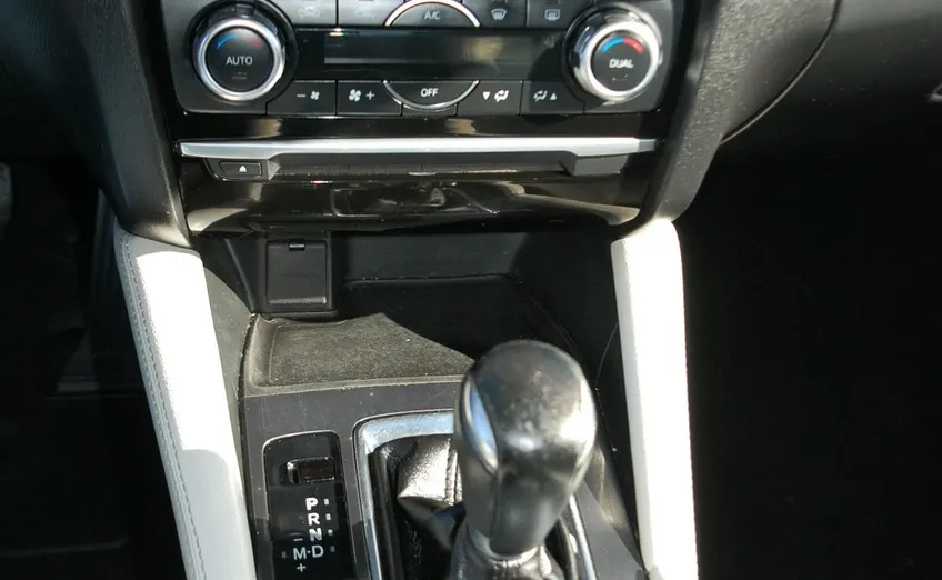 MAZDA 6 -