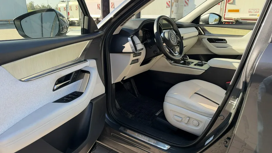 MAZDA CX-60 -