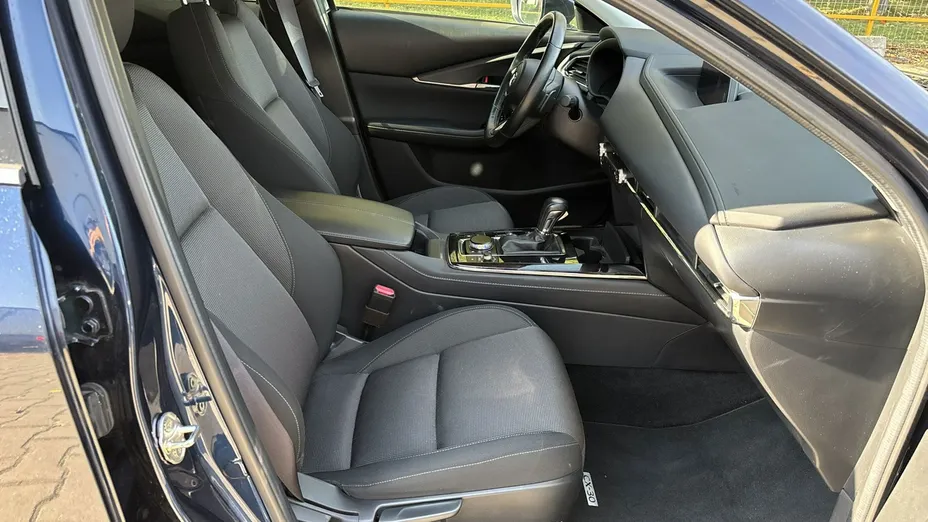 MAZDA CX-30 -