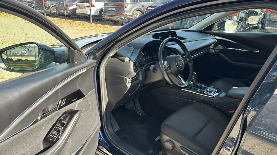 MAZDA CX-30 -