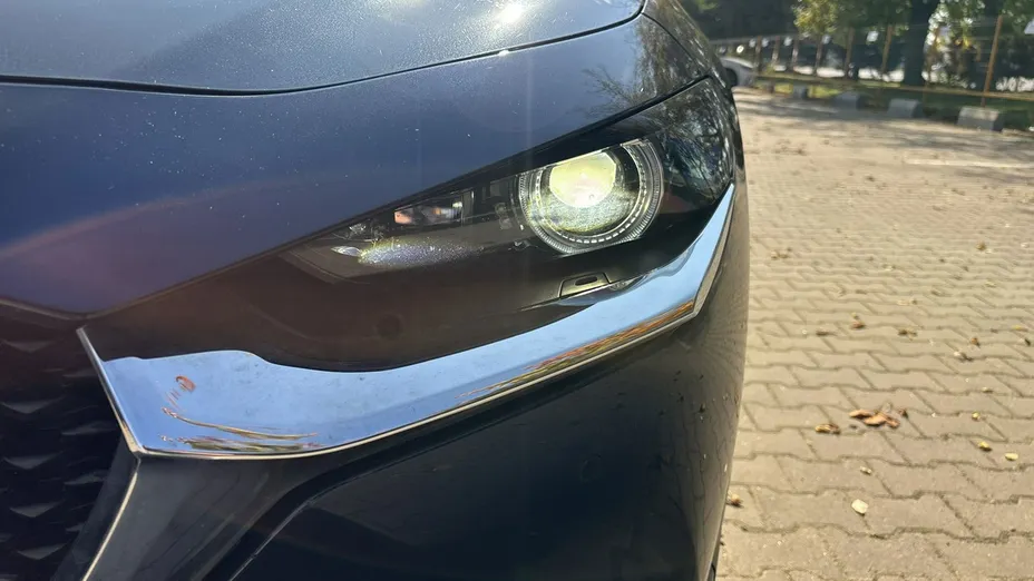 MAZDA CX-30 -