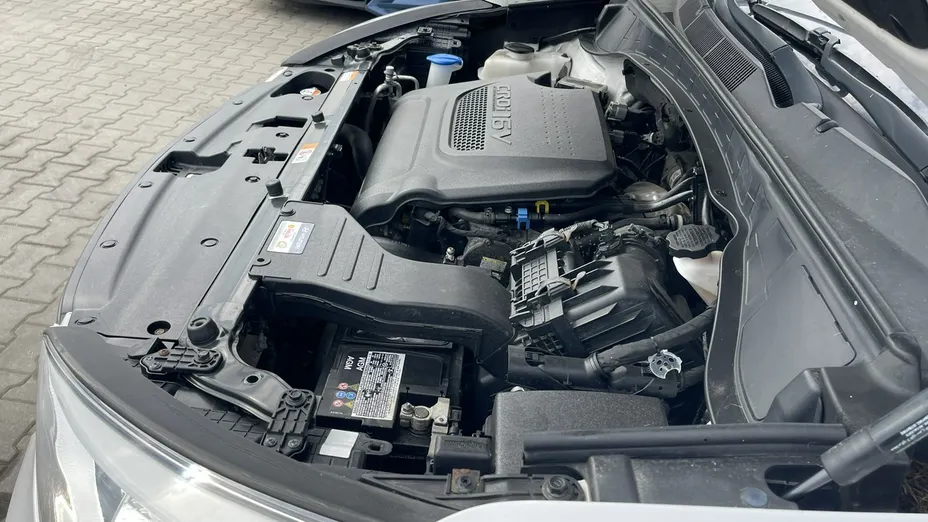 HYUNDAI Santa Fe -