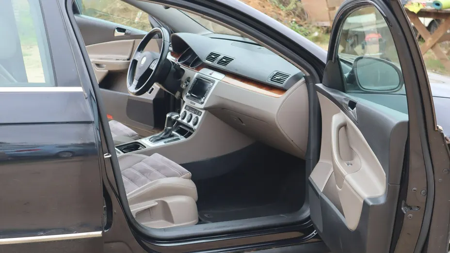 VOLKSWAGEN Passat -