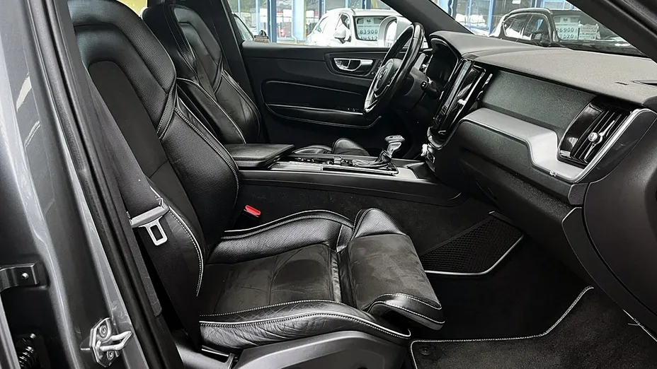 VOLVO XC60 -