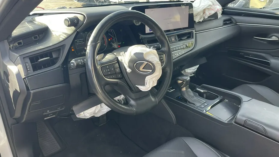 LEXUS ES -
