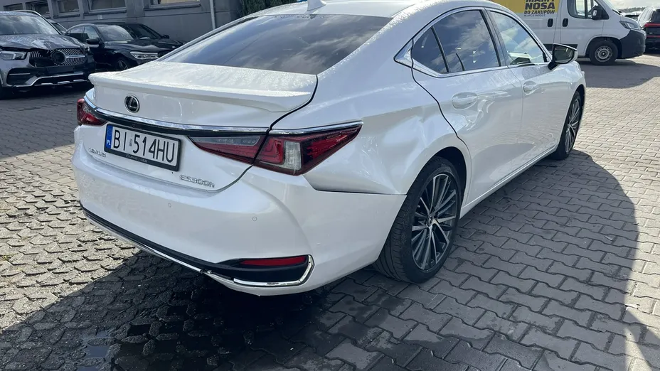 LEXUS ES -