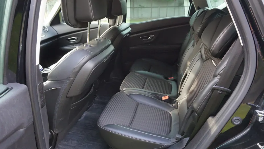 RENAULT Scenic -