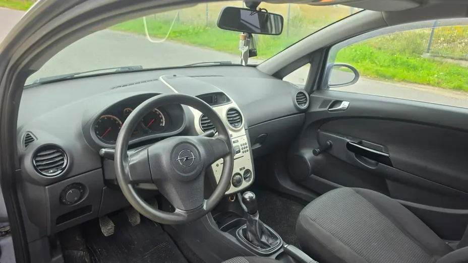 OPEL Corsa -
