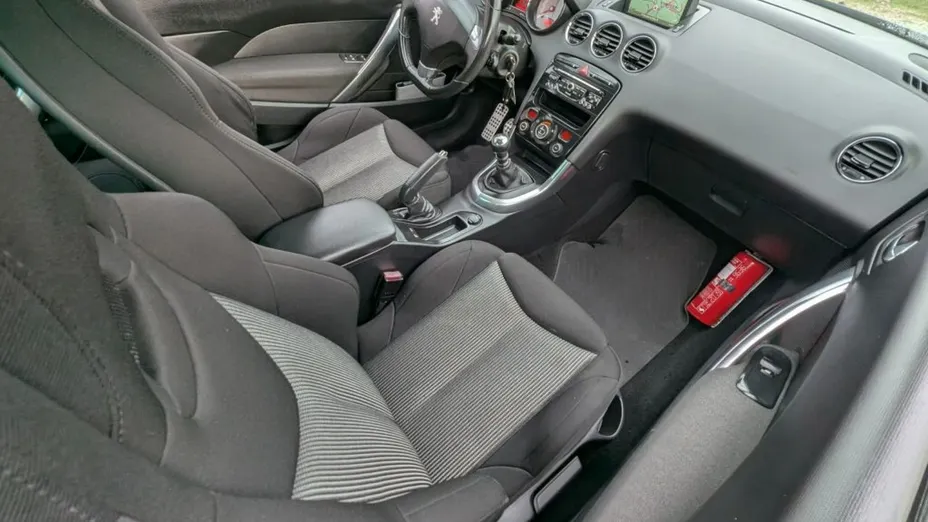 PEUGEOT 308 -