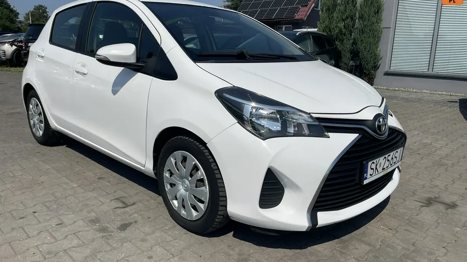 TOYOTA Yaris -