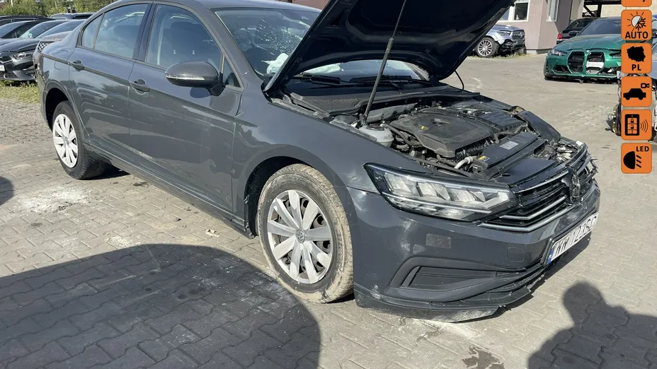 VOLKSWAGEN Passat -