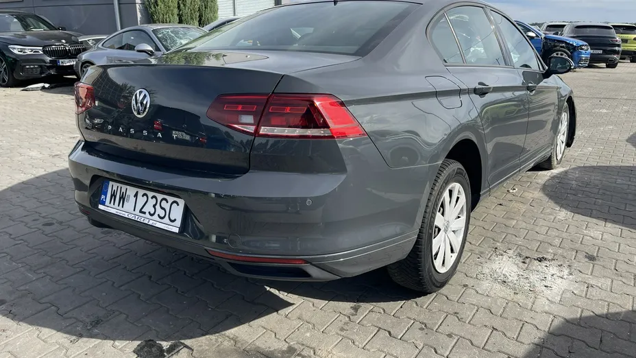 VOLKSWAGEN Passat -