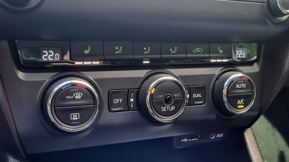 SKODA Octavia -