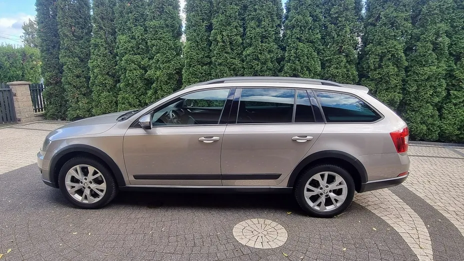 SKODA Octavia -