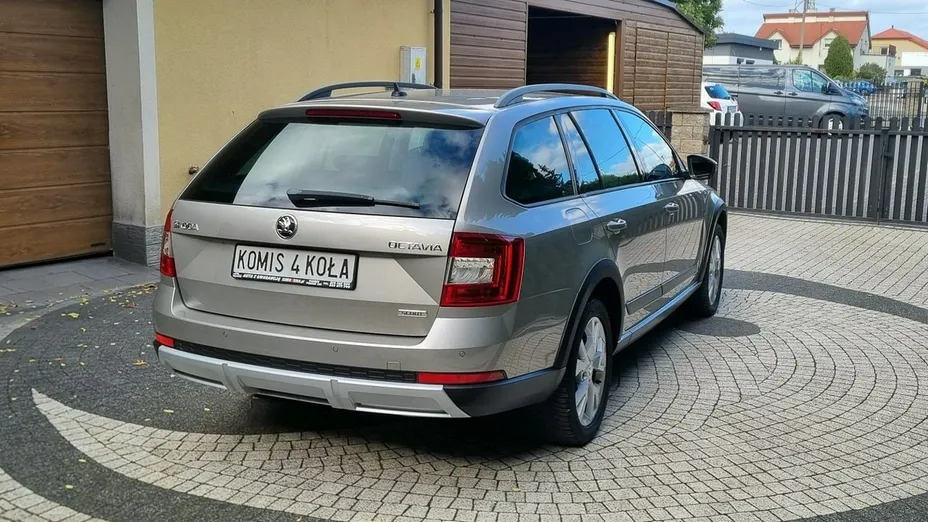 SKODA Octavia -