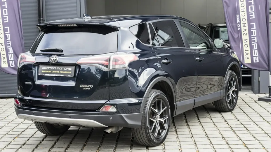 TOYOTA RAV4 -