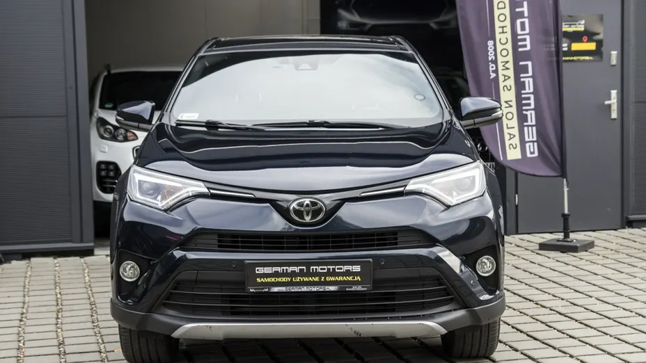 TOYOTA RAV4 -