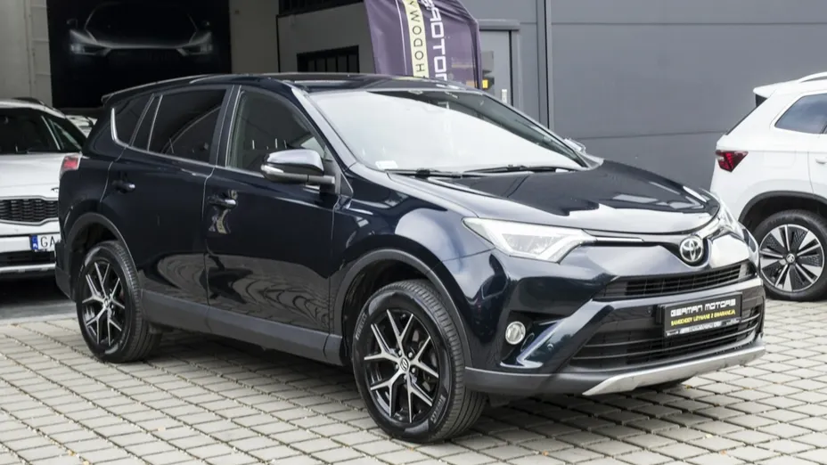 TOYOTA RAV4 -