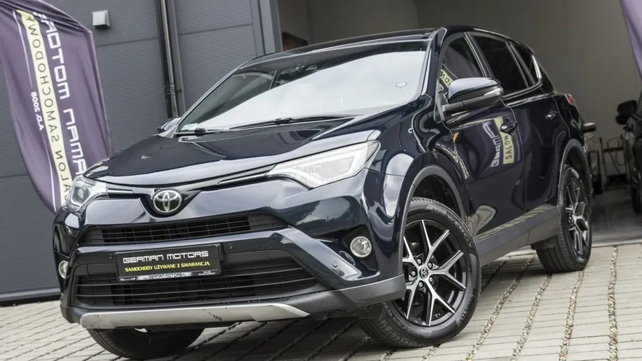 TOYOTA RAV4 -