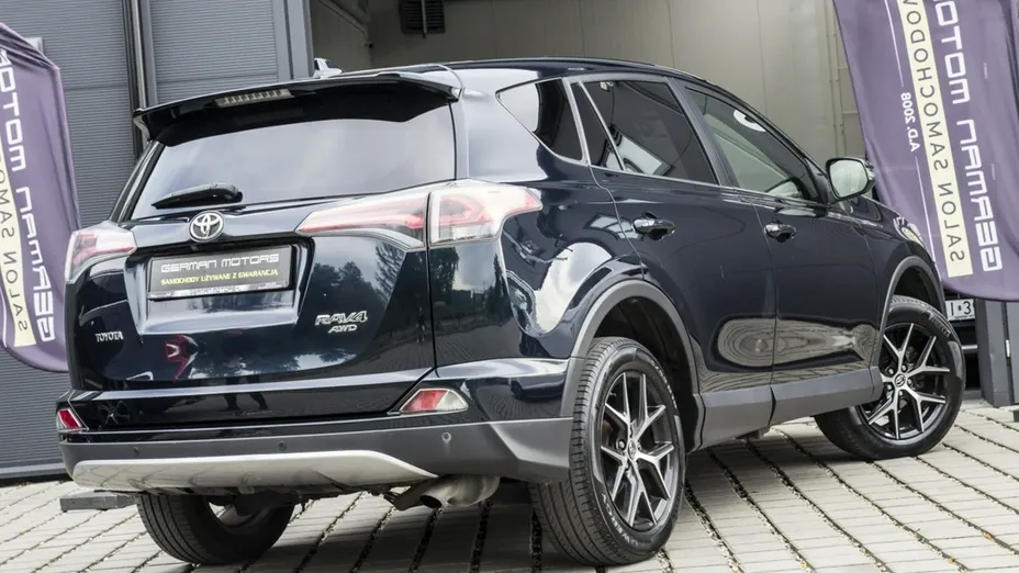 TOYOTA RAV4 -