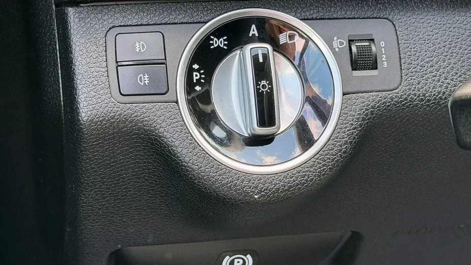 MERCEDES-BENZ C Klasa -