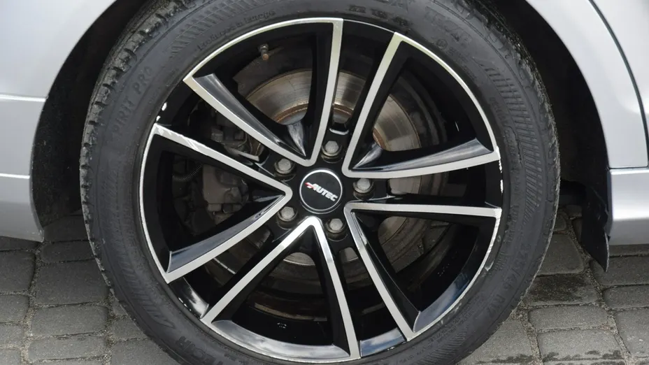 MERCEDES-BENZ C Klasa -