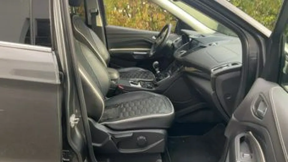 FORD Kuga -