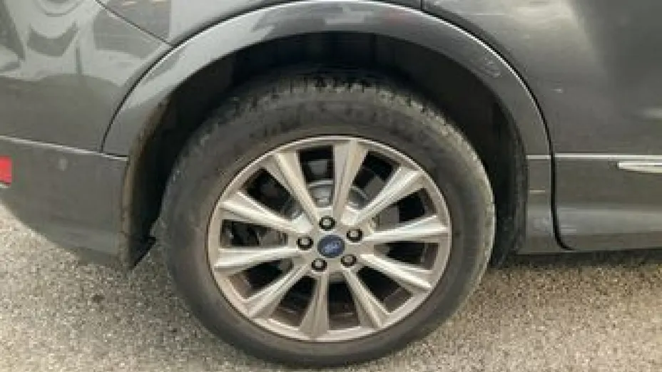 FORD Kuga -