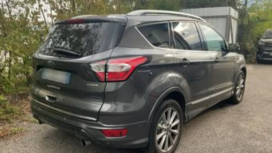 FORD Kuga -