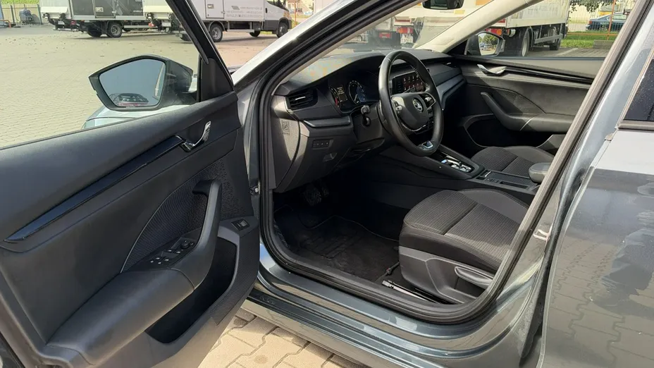 SKODA Octavia -