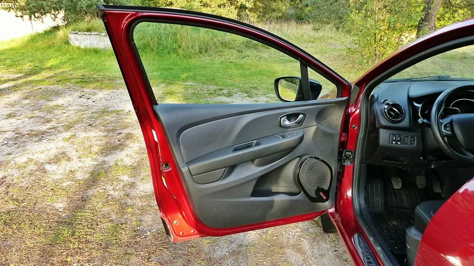 RENAULT Clio -