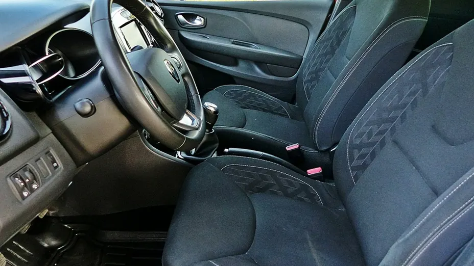 RENAULT Clio -