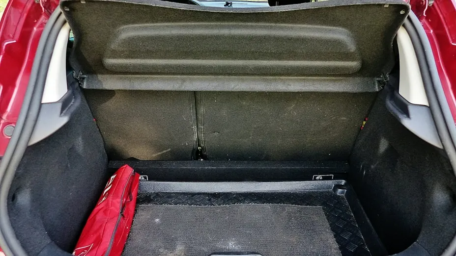 RENAULT Clio -