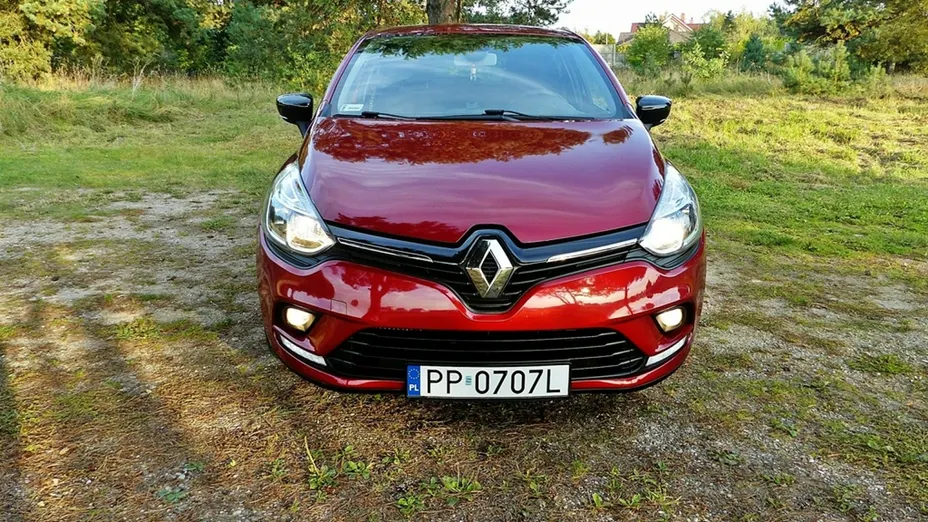 RENAULT Clio -