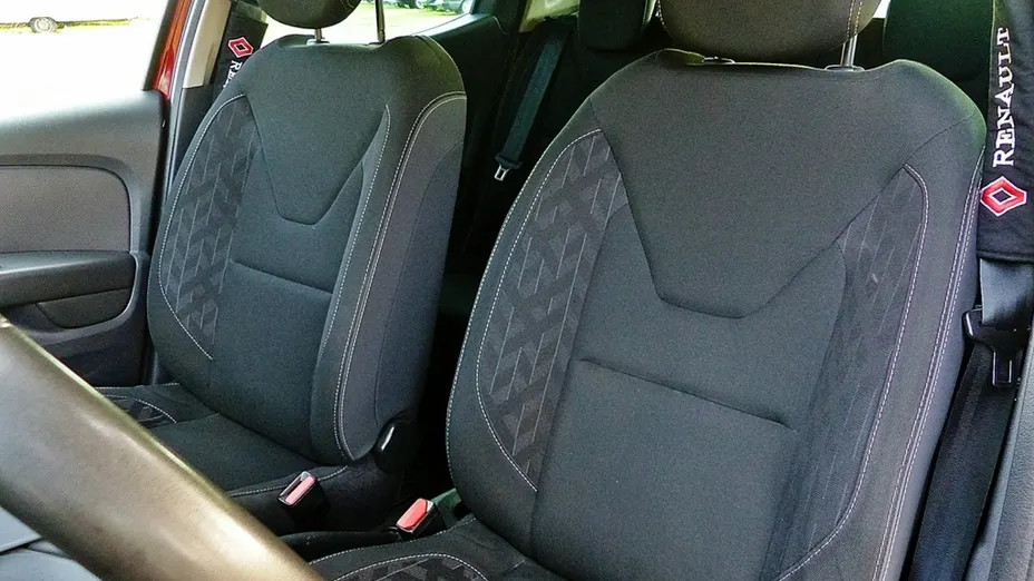 RENAULT Clio -
