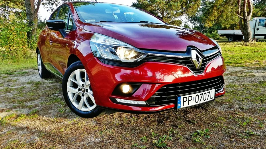 RENAULT Clio -
