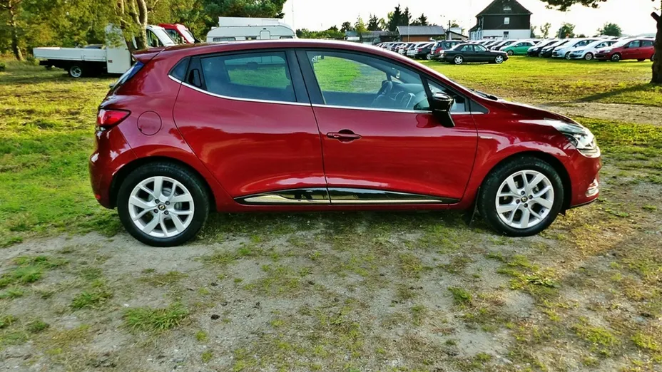 RENAULT Clio -