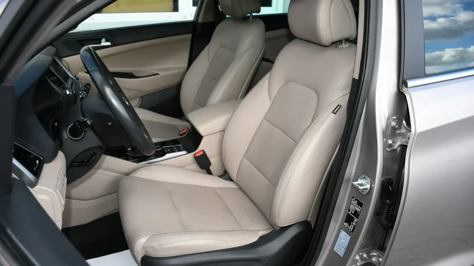 HYUNDAI Tucson -