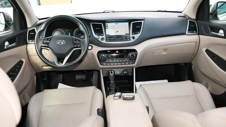 HYUNDAI Tucson -