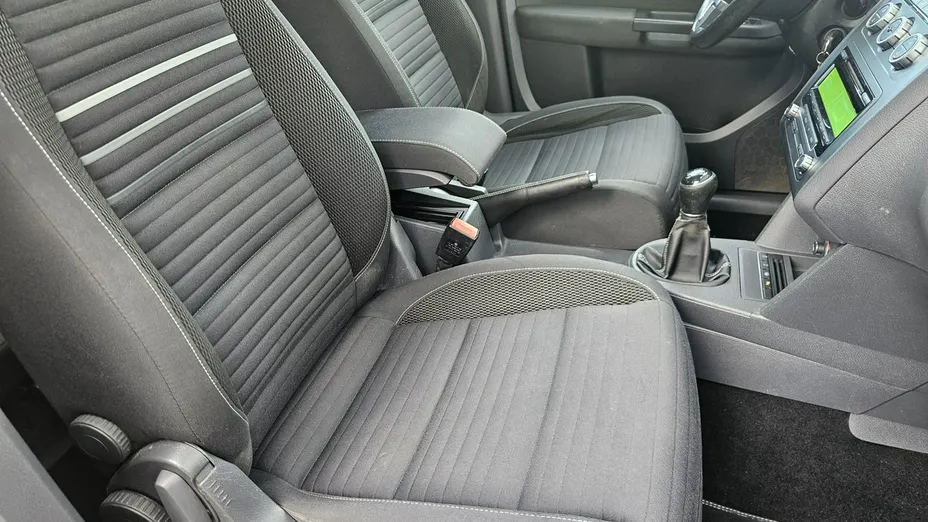 VOLKSWAGEN Touran -