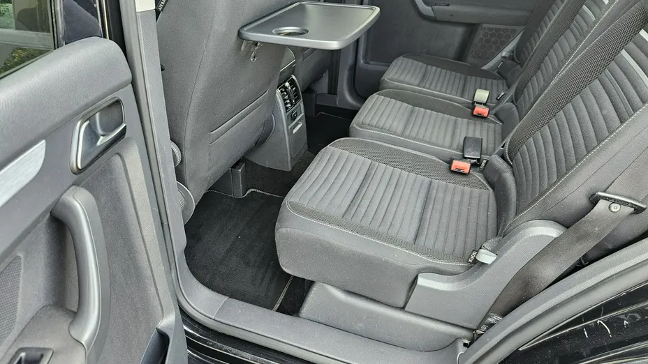 VOLKSWAGEN Touran -