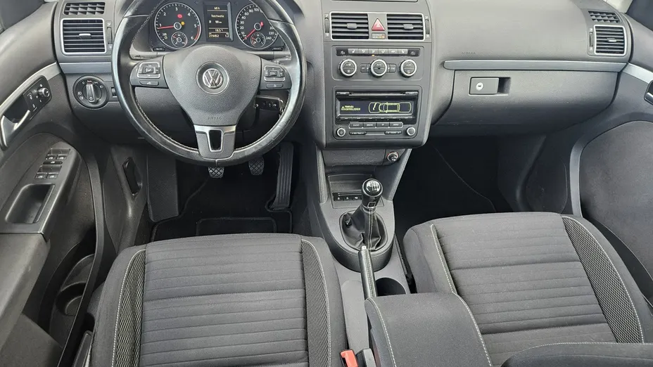 VOLKSWAGEN Touran -