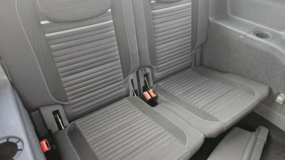 VOLKSWAGEN Touran -