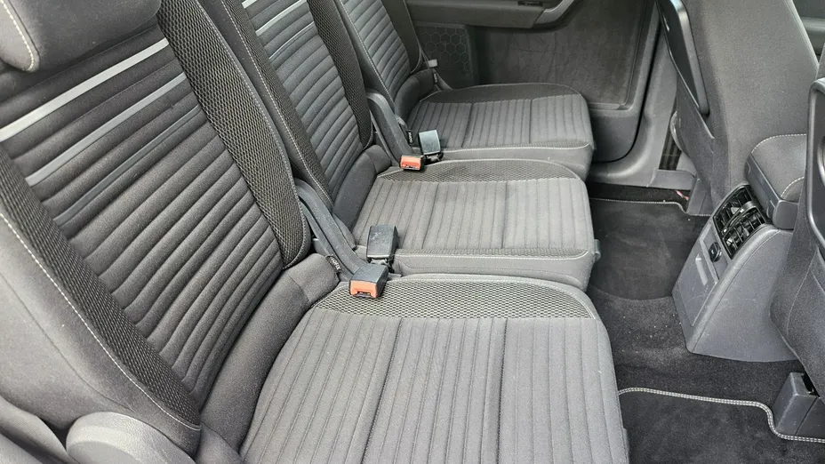 VOLKSWAGEN Touran -