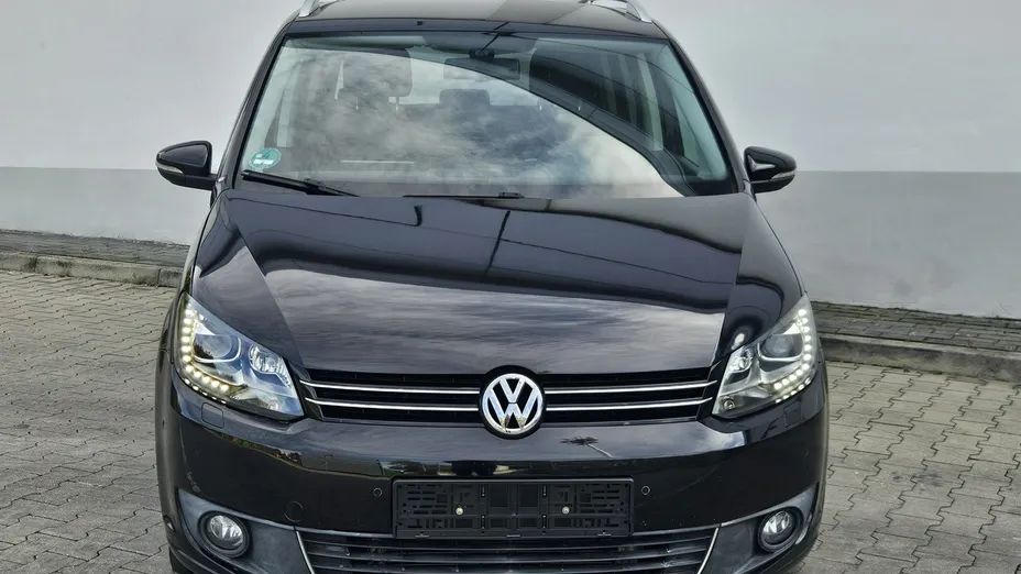 VOLKSWAGEN Touran -
